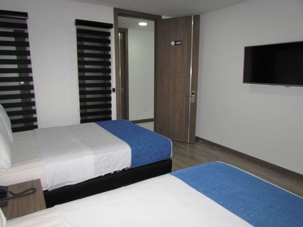 Aw Hotel Plaza Miranda Bogota Exterior photo